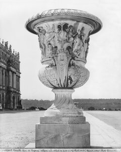 Monumentaalimaljakko, allegoria turkkilaisten tappiosta kuninkaan joukkojen toimesta vuosina 1664, 1684-85 (katso myös 346035, 346036)